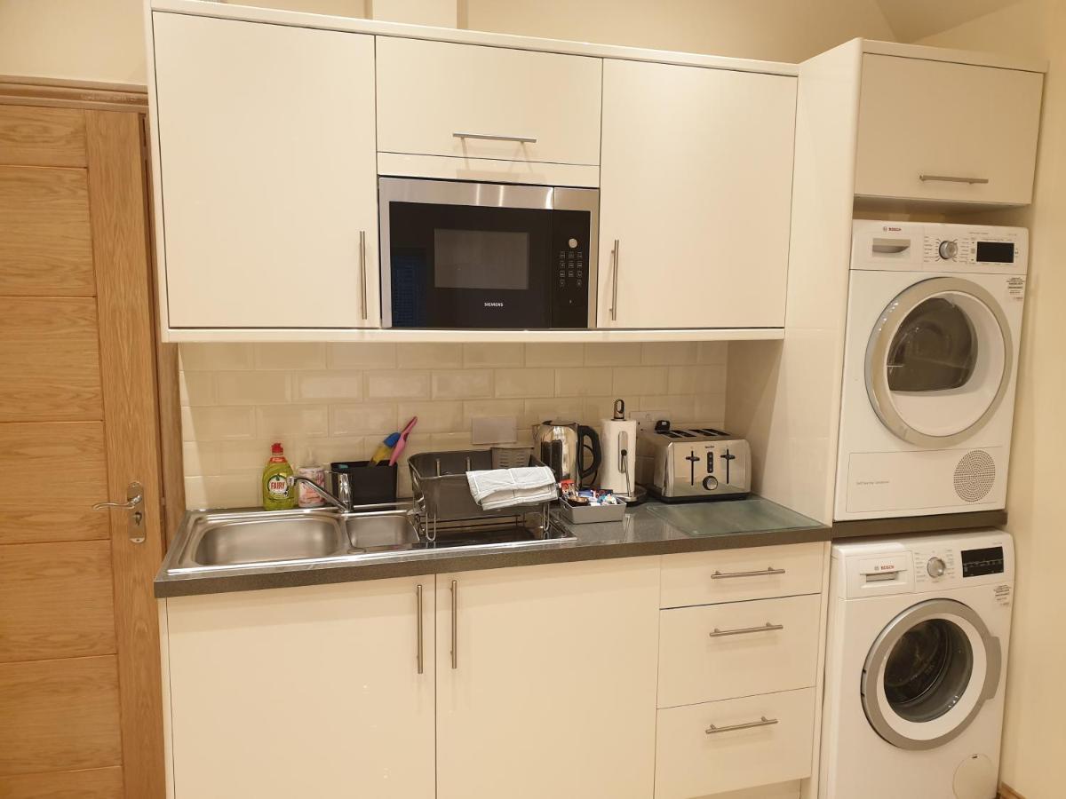 London Luxury Apartments 4 Min Walk From Ilford Station, With Free Parking Free Wifi מראה חיצוני תמונה