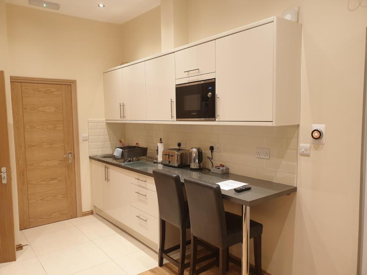 London Luxury Apartments 4 Min Walk From Ilford Station, With Free Parking Free Wifi מראה חיצוני תמונה