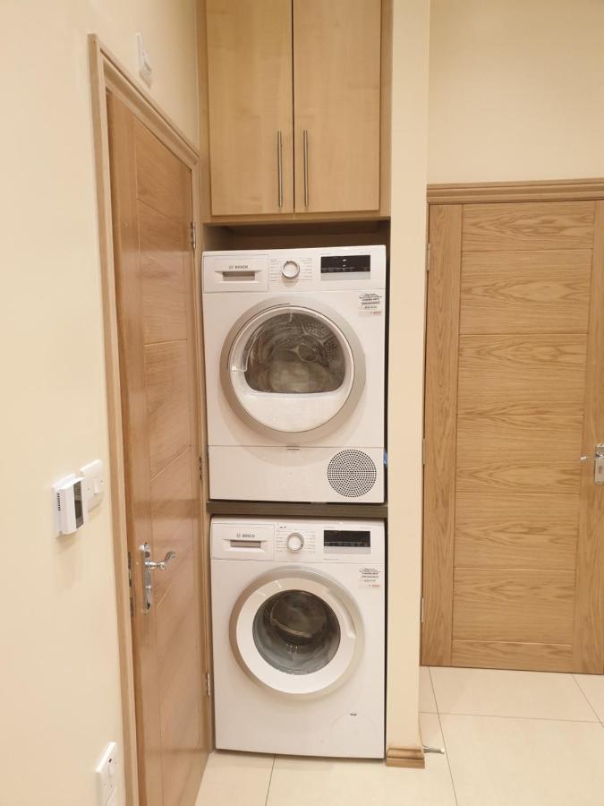 London Luxury Apartments 4 Min Walk From Ilford Station, With Free Parking Free Wifi מראה חיצוני תמונה