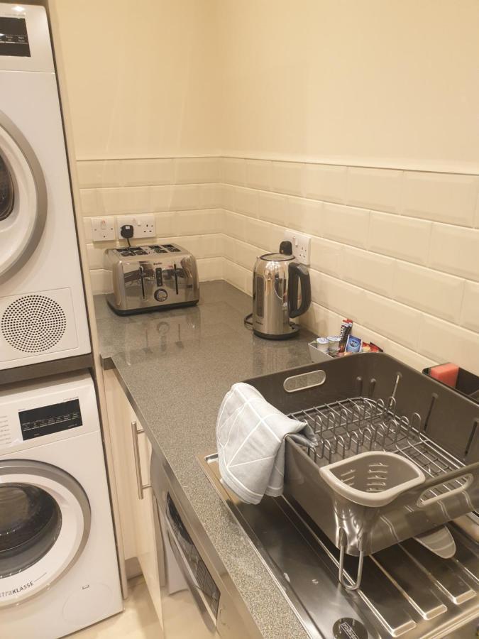 London Luxury Apartments 4 Min Walk From Ilford Station, With Free Parking Free Wifi מראה חיצוני תמונה